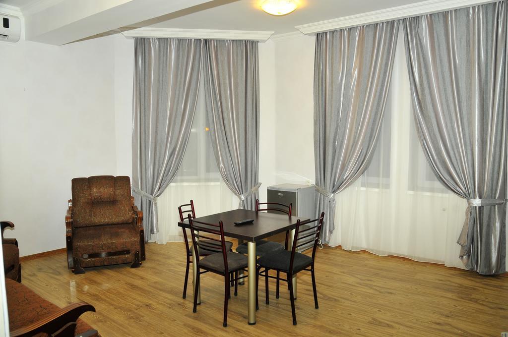 Alma-Ata Hotel Borjomi Oda fotoğraf